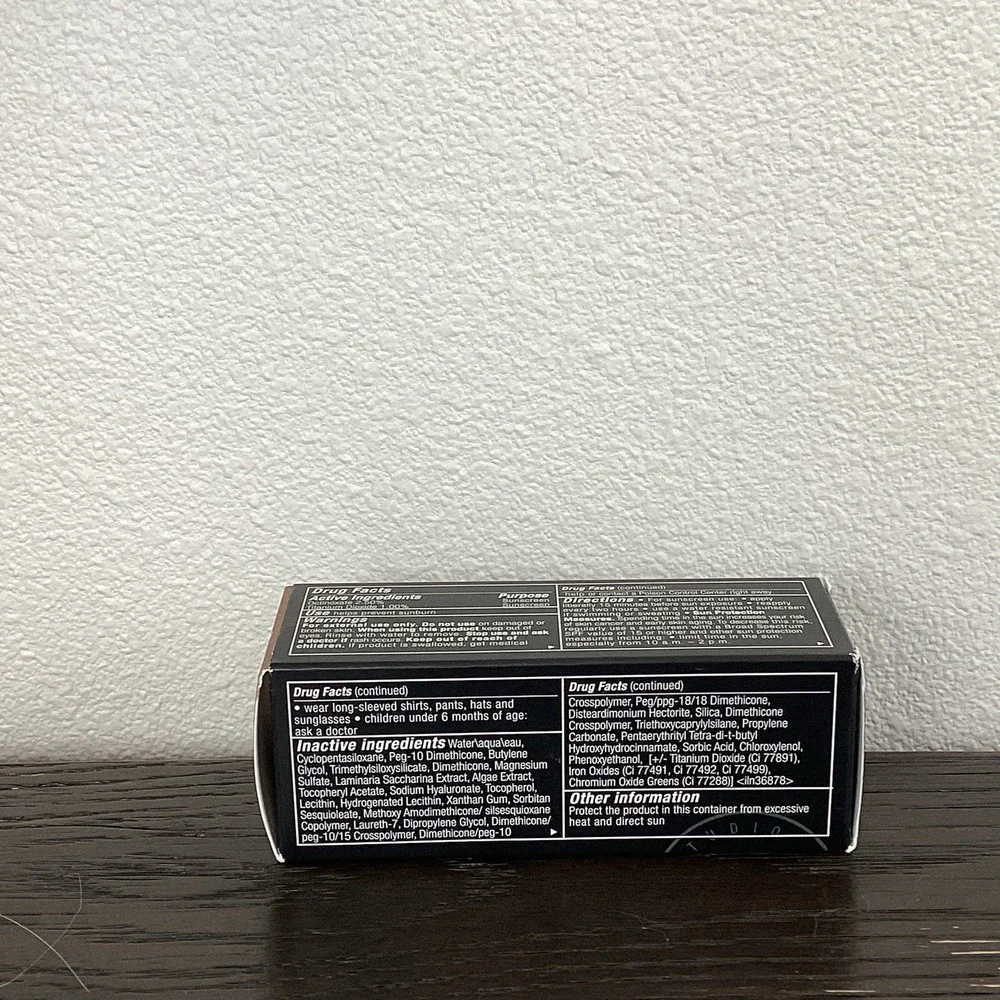 MAC Studio Fix Fluid SPF 15‎ - Shade NC60 *NEW in Box*